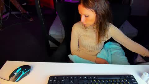 Elizabethangel online show from 03/06/25, 05:43