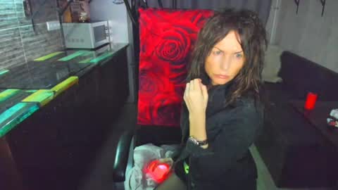 Snapshot of elizabe_th chatting on 04/22/26, 10:11 Elizabethangel online show from 04/22/26, 10:11