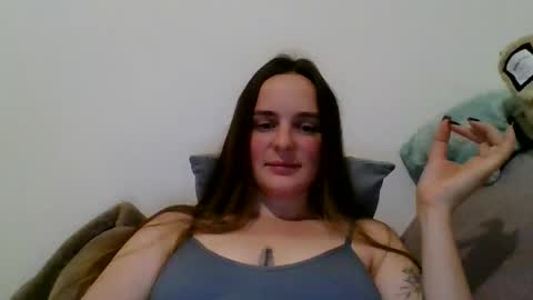 elizabet22004 online show from 10/31/25, 10:44