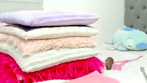 Snapshot of elizabeth_18_ chatting on 07/19/26, 05:00 ELIZA online show from 07/19/26, 05:00