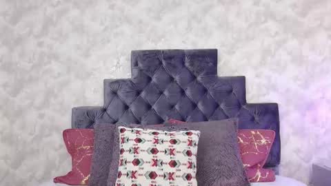 Elizabeth online show from 12/21/25, 04:03