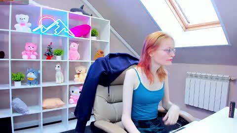 Elizabeth online show from 01/03/25, 04:33