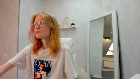 Elizabeth online show from 02/02/25, 08:02