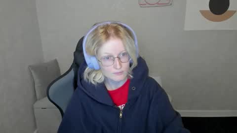 Elizabeth online show from 09/12/25, 12:22