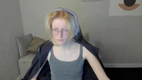 Elizabeth online show from 09/14/25, 08:13