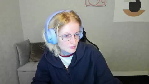 Elizabeth online show from 09/22/25, 12:56