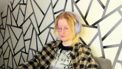 Elizabeth online show from 11/07/25, 01:27