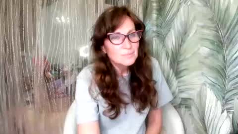 Snapshot of elizabeth_hottt chatting on 06/30/26, 12:28 elizabeth_hottt online show from 06/30/26, 12:28