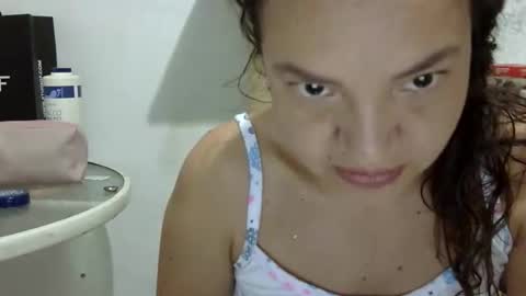 Elizabeth Martinez  online show from 11/13/25, 01:54