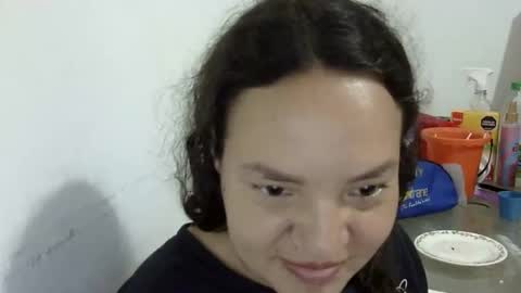 Elizabeth Martinez  online show from 02/06/26, 04:21