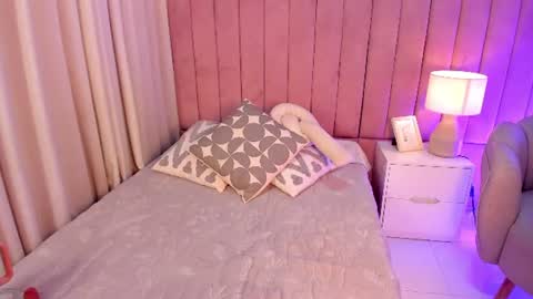 Snapshot of elizabeth_roche chatting on 06/19/26, 12:09 elizabeth_roche online show from 06/19/26, 12:09