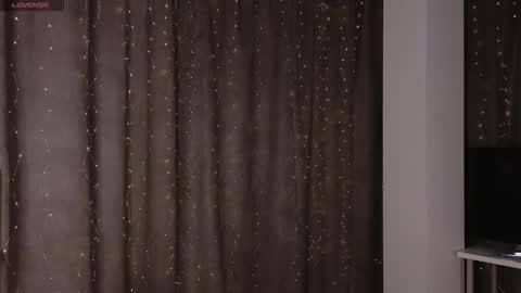 Elizabeth online show from 11/15/25, 01:03