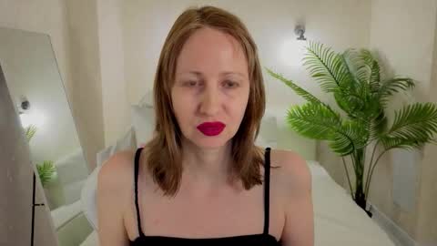 Elizabeth online show from 03/25/26, 08:42