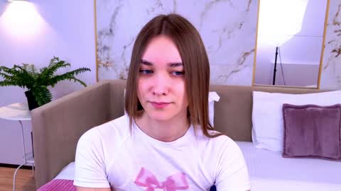 Elizabeth online show from 02/04/25, 03:26