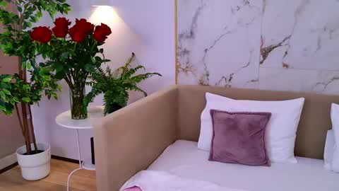 Elizabeth online show from 02/10/25, 03:53