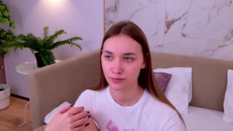 Elizabeth online show from 02/22/25, 07:36