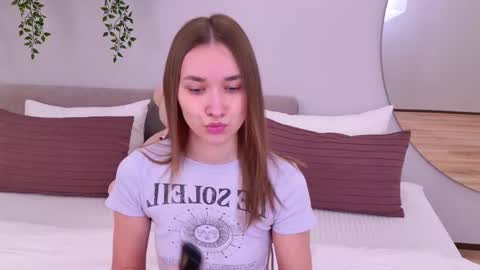 Elizabeth online show from 02/25/25, 03:16