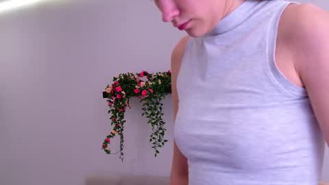 Elizabeth online show from 03/02/25, 07:23