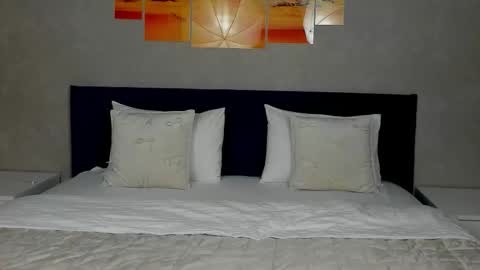 Elizabeth online show from 02/22/26, 03:18