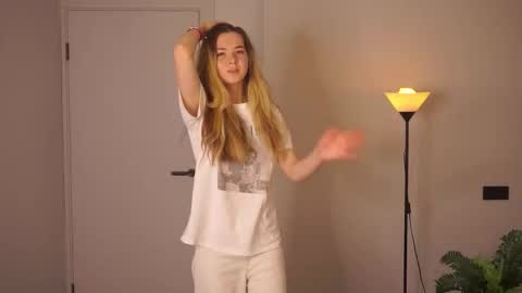 Elizabeth online show from 09/13/25, 06:40