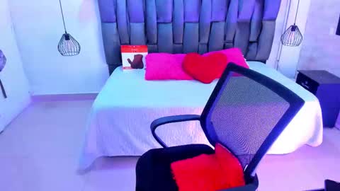 Lucia Vonne online show from 01/13/26, 08:47