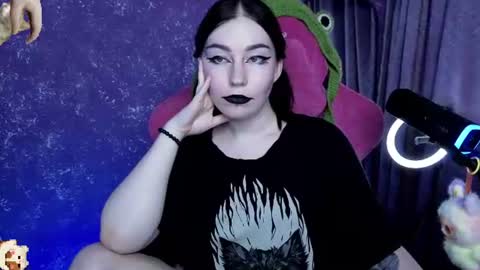 Snapshot of elizabethflowerr chatting on 06/24/26, 03:22 Eli online show from 06/24/26, 03:22