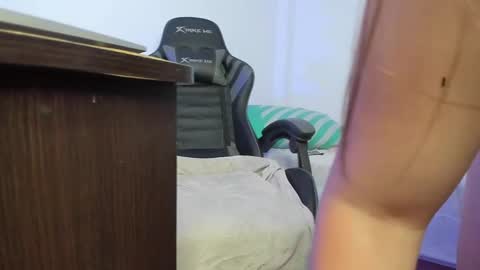 instgram aly leiv17 ---- Im model-independent online show from 01/11/25, 12:01