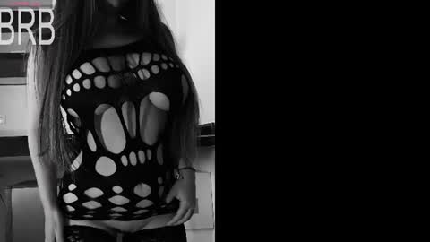 Snapshot of elizabethliones01 chatting on 06/27/26, 10:59 instgram aly leiv17 ---- Im model-independent online show from 06/27/26, 10:59