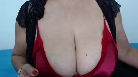 Snapshot of elizabethmiler chatting on 05/21/26, 01:51 ElizabethMiler online show from 05/21/26, 01:51