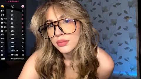 Mia online show from 02/04/26, 05:08