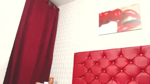 elizabetth_roman online show from 12/22/25, 07:44