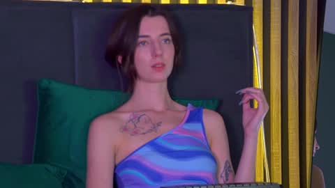 Elizabet online show from 01/15/25, 02:24