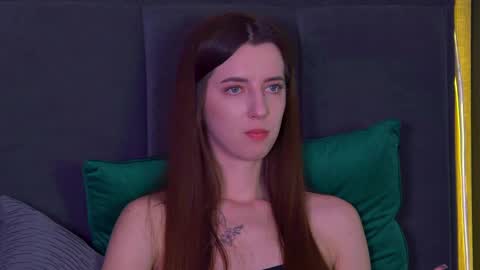 Elizabet online show from 01/17/25, 08:24