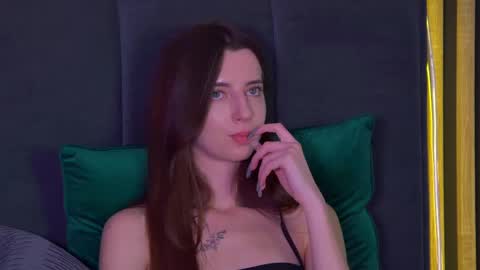 Elizabet online show from 01/17/25, 11:27