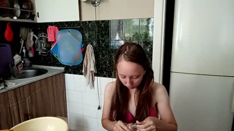 Snapshot of elizarass chatting on 07/17/26, 05:14 Eliza online show from 07/17/26, 05:14
