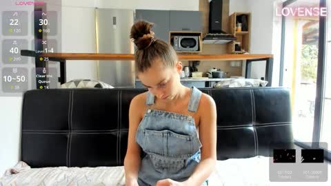 Snapshot of elizsweet chatting on 02/24/26, 10:13 Eliz online show from 02/24/26, 10:13