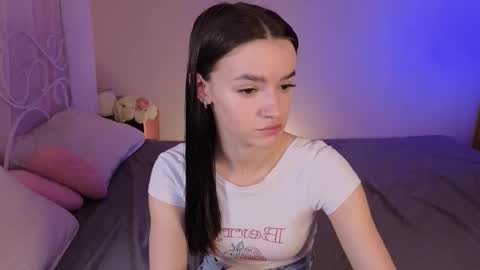 elizzza_ online show from 09/16/25, 05:08