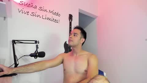 Snapshot of elkin_clark chatting on 03/03/26, 06:03 Elkin Clark online show from 03/03/26, 06:03