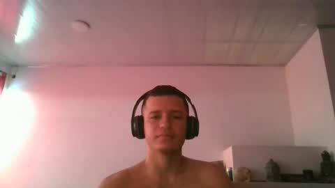 elkinjose182112 online show from 04/19/26, 05:56