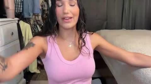 Ella online show from 06/16/26, 01:14