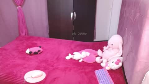 Ella  online show from 12/01/25, 05:12