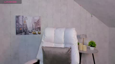 Ella online show from 11/29/25, 01:41