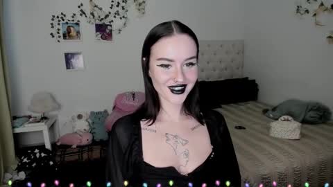 ELLA online show from 12/15/25, 08:51