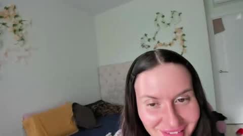 ELLA online show from 04/10/26, 02:22