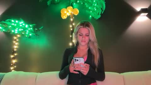 Ella online show from 01/12/26, 05:56