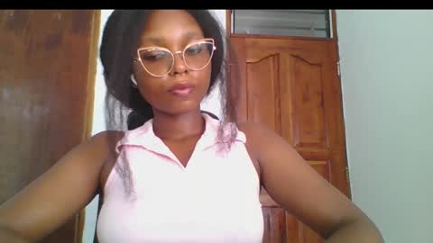 Ella online show from 01/17/25, 01:03