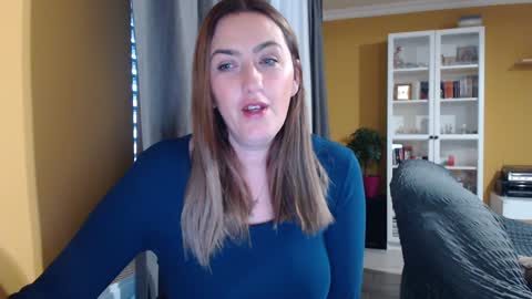 Ella  Max online show from 01/21/25, 06:33