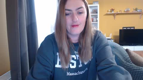 Ella  Max online show from 01/28/25, 07:00