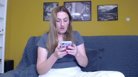 Ella  Max online show from 02/08/25, 06:22