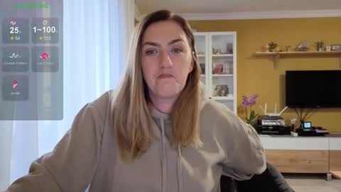 Ella  Max online show from 11/04/25, 06:23